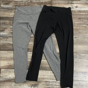 Aerie Leggings Women’s Size Medium Gray and Black Chill Play Move